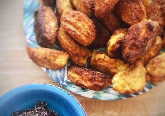 Buñuelos de bacalao con salsa de tamarindo casera