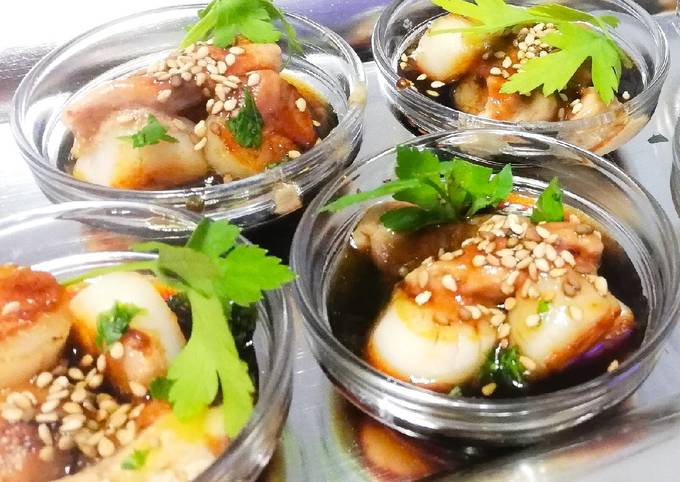 Cucharitas de vieira y foie Mi-Cuit con salsa teriyaki