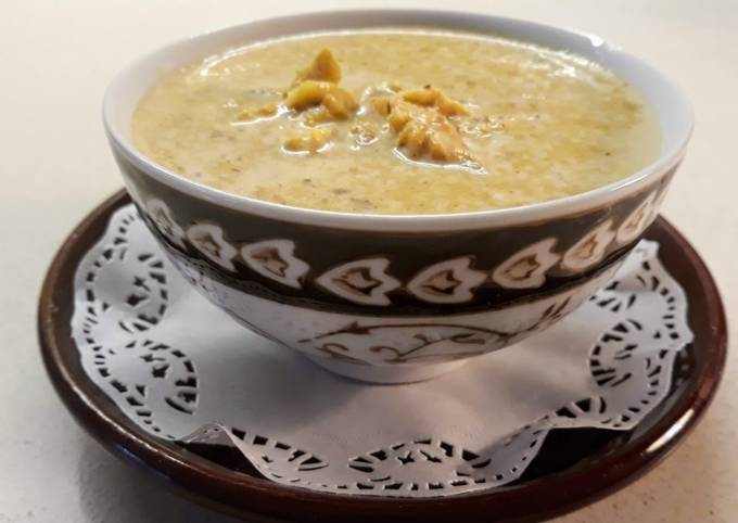 Sopa de pescado en salsa de almendra