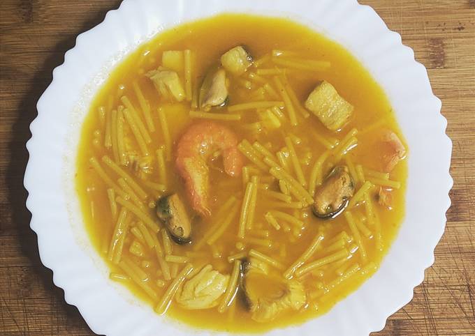 Sopa de pescado y marisco