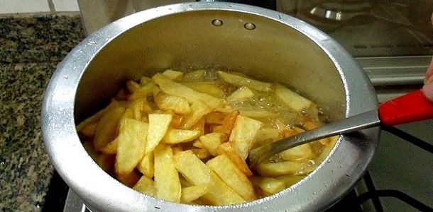 Patatas fritas (o Papas) en una OLLA de PRESIÓN, Si te gusta dinos HOLA y dale a Me Gusta MIREN …