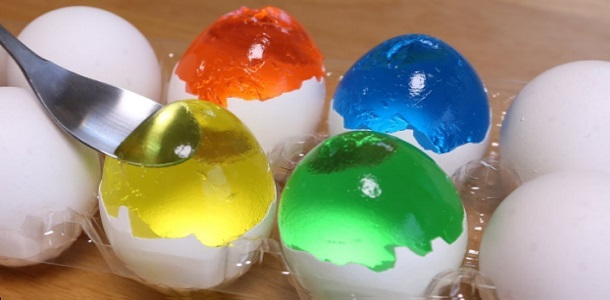 Receta Huevos Coloridos: Un Impresionante Postre y Decoración Original, Si te gusta dinos HOLA y dale a Me Gusta MIREN…